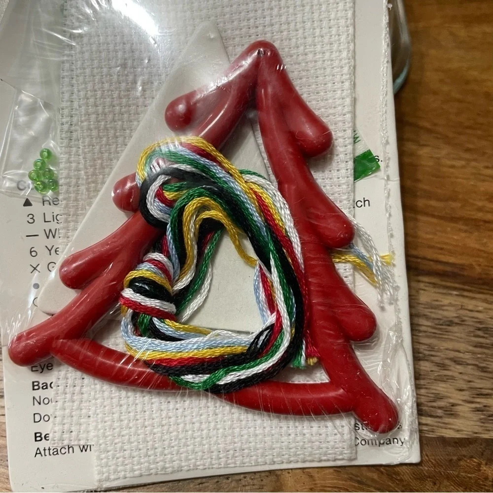 Christmas Tree Ornament  Kits Santas Workbench #30105 The‎ New Berlin Co. #30359